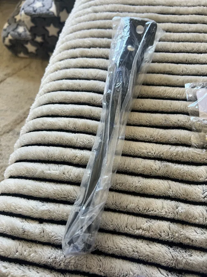 Kickstand still sealed in its shipping bag, photographed by a verified buyer on delivery day
